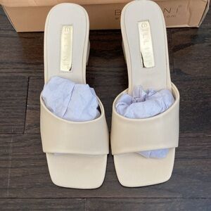 BILLINI ULANI Buttercream Sandals 👡 Size 5